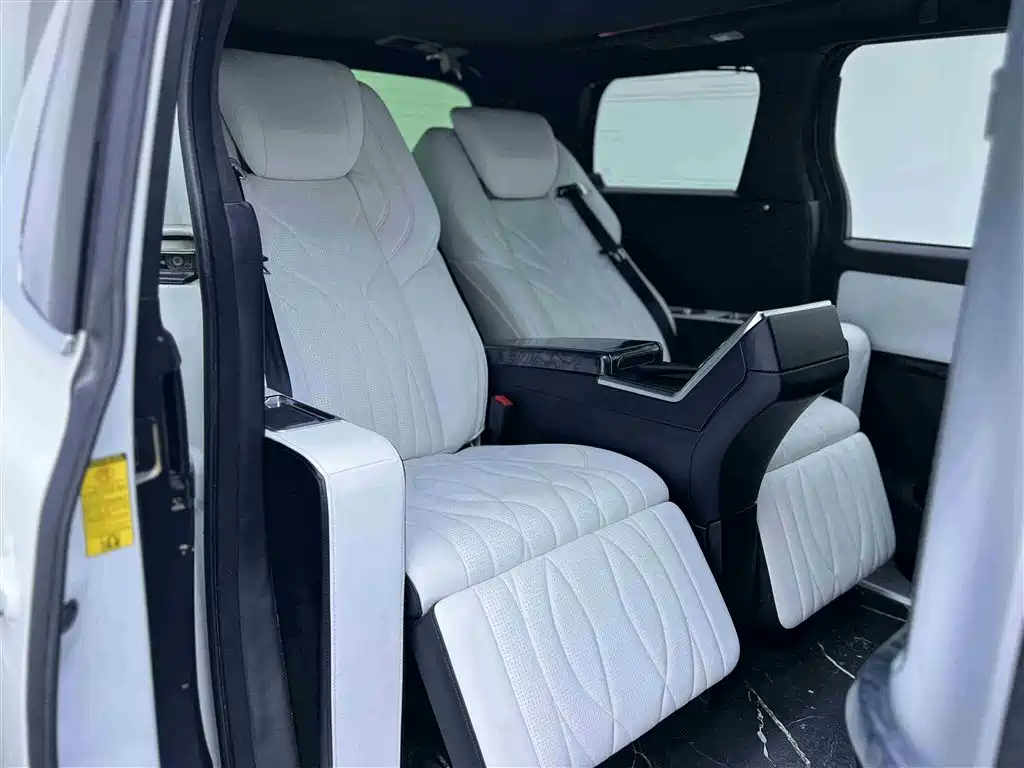 Toyota Alphard 2014 — фото 11