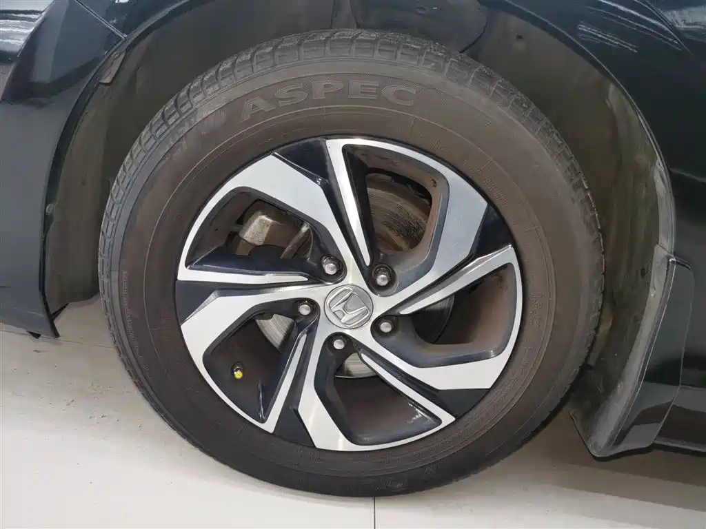 Honda Accord 2017 — фото 25