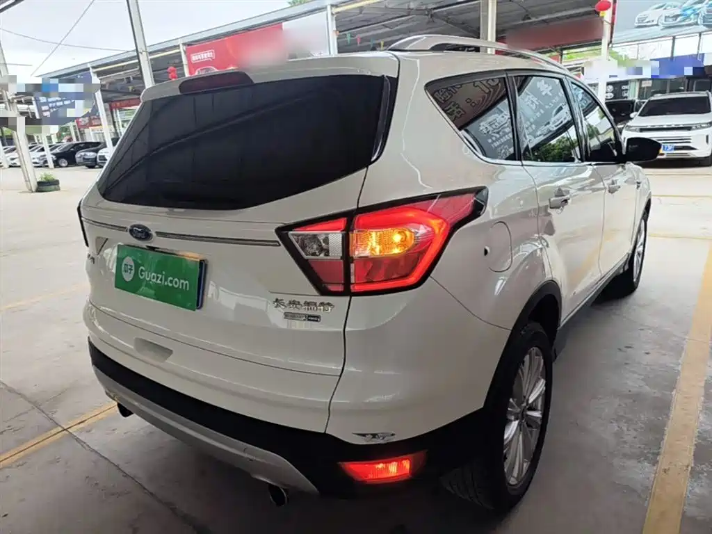 Ford Kuga 2017 — фото 7