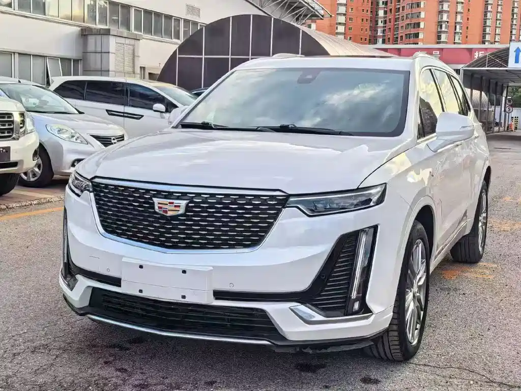 Cadillac XT6 2022 — фото 1