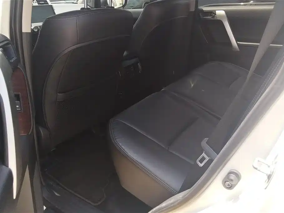 Toyota Prado 2016 — фото 11