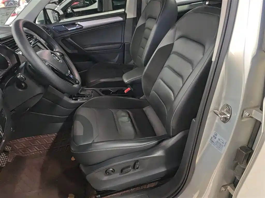 Volkswagen Tiguan L 2017 — фото 15