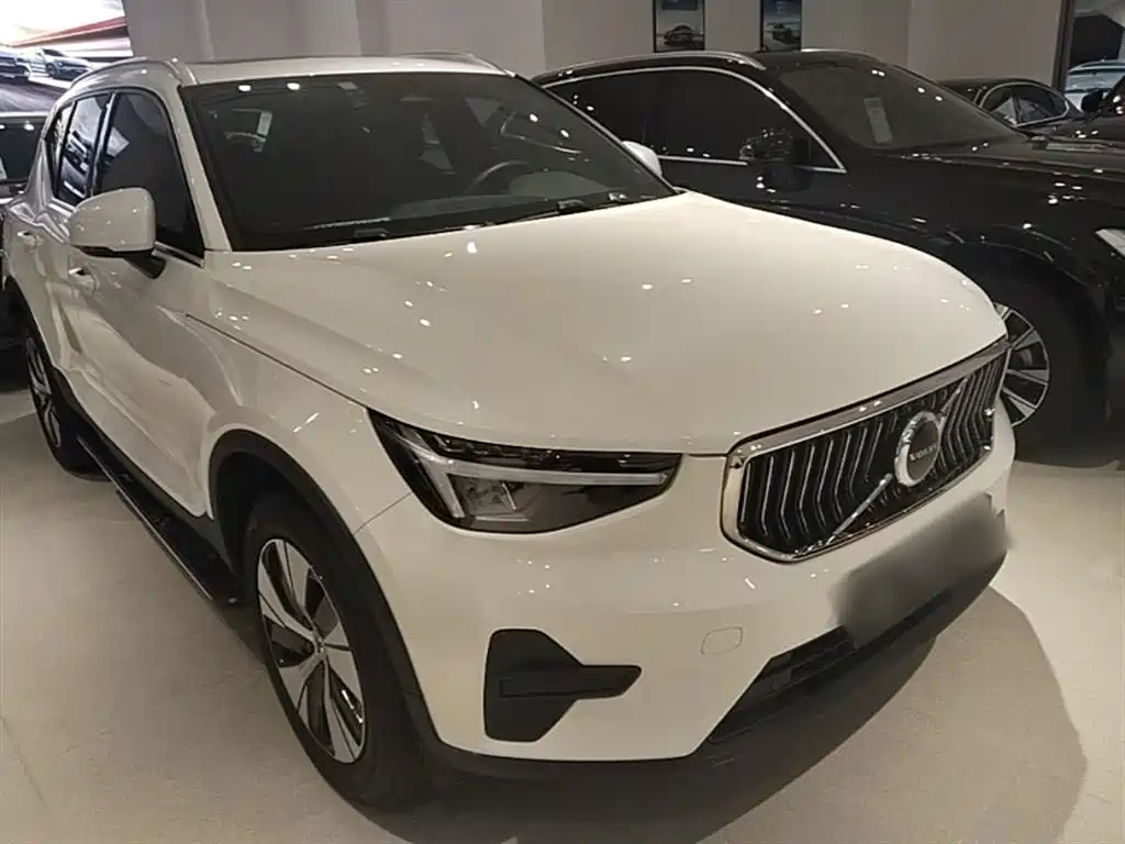 Volvo XC40 2023 — фото 4