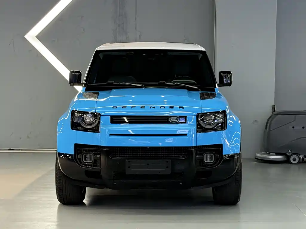 Land Rover Defender 2021