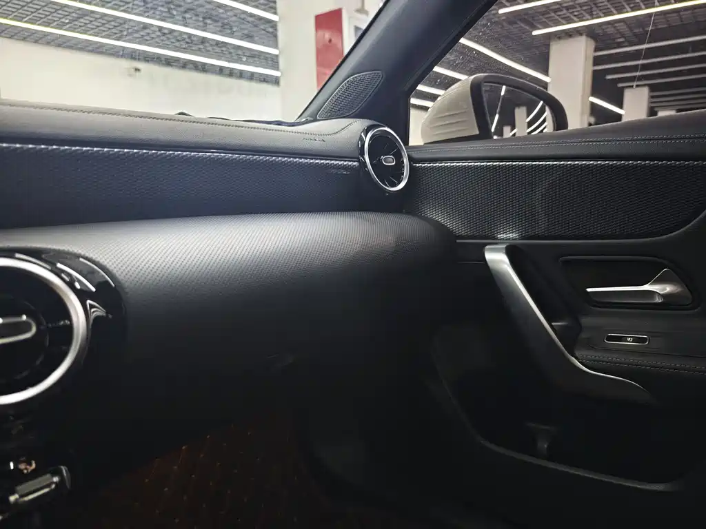 Mercedes-Benz A-Class 2020 — фото 18
