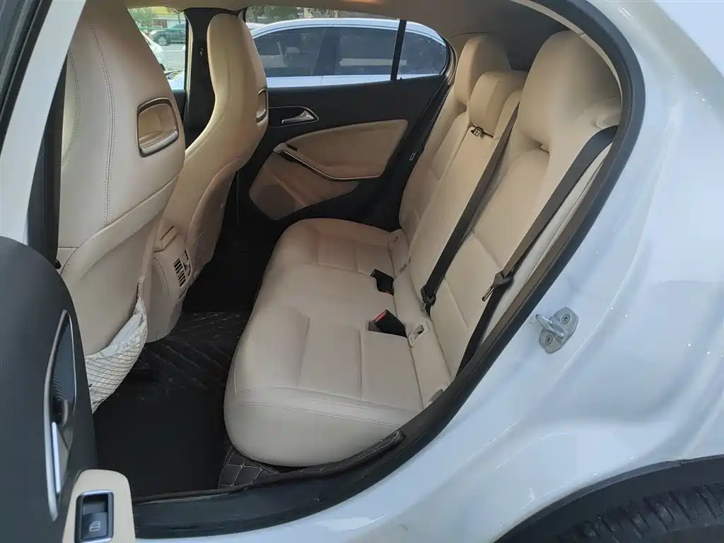 Mercedes-Benz GLA 2017 — фото 13