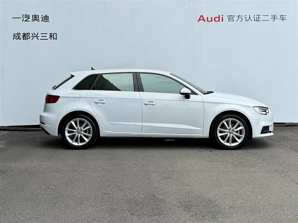 Audi A3 2019 — фото 2