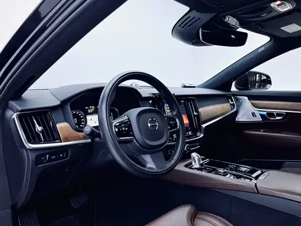 Volvo S90 Plug-In Hybrid 2019