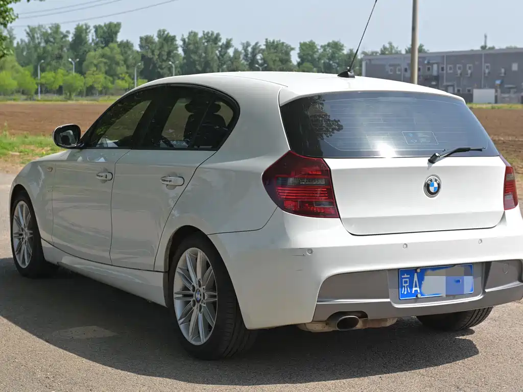 BMW 1 Series 2010 — фото 2