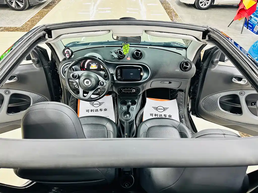 smart Fortwo 2017 — фото 16