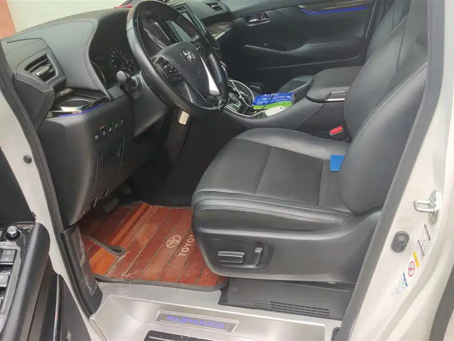 Toyota Alphard 2020 — фото 9