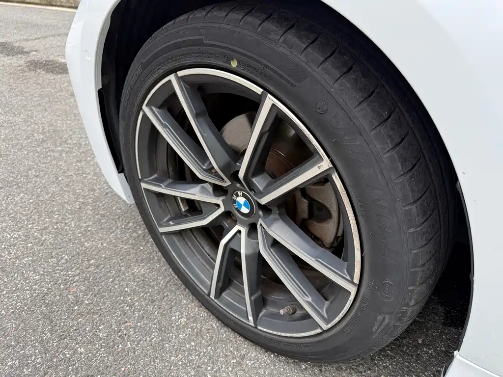 BMW 3 Series 2023 — фото 10