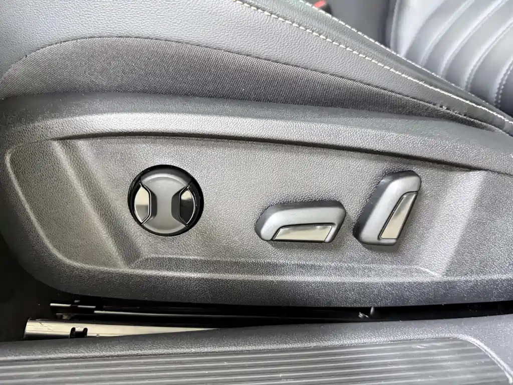 Volkswagen Passat 2022 — фото 15
