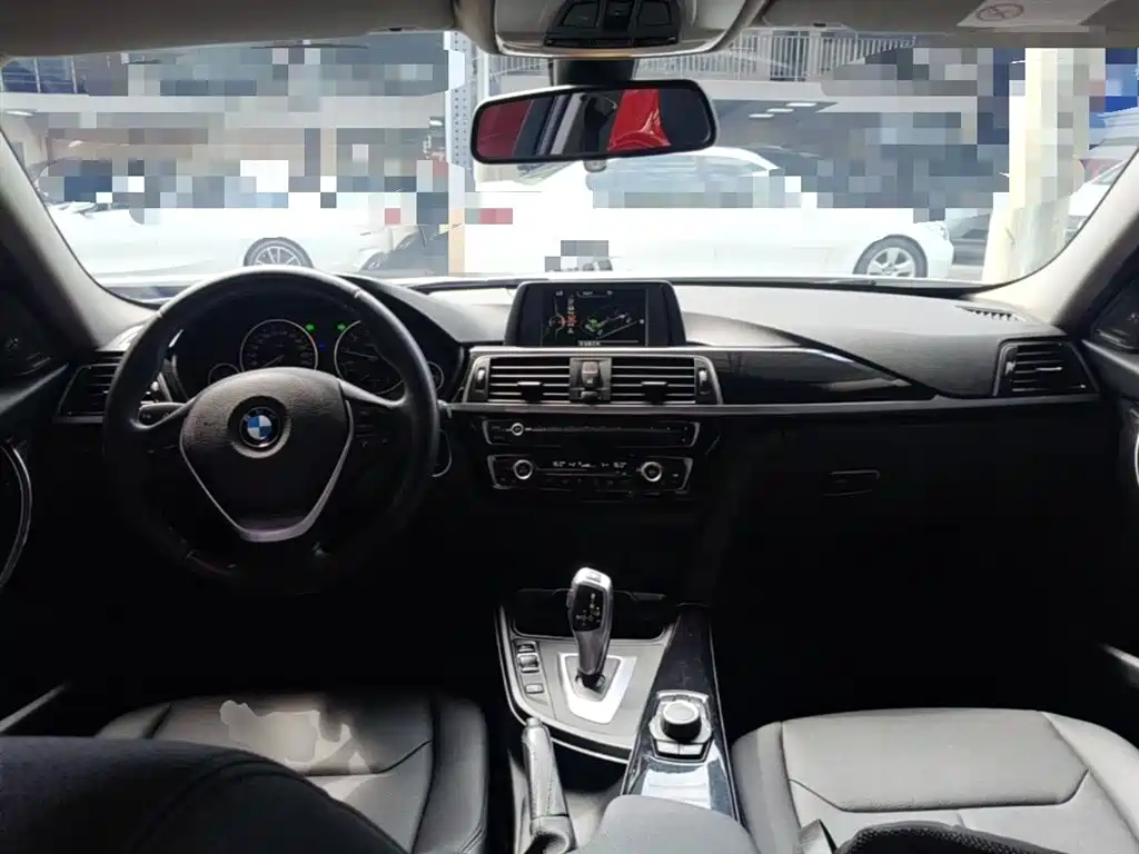 BMW 3 Series 2017 — фото 10