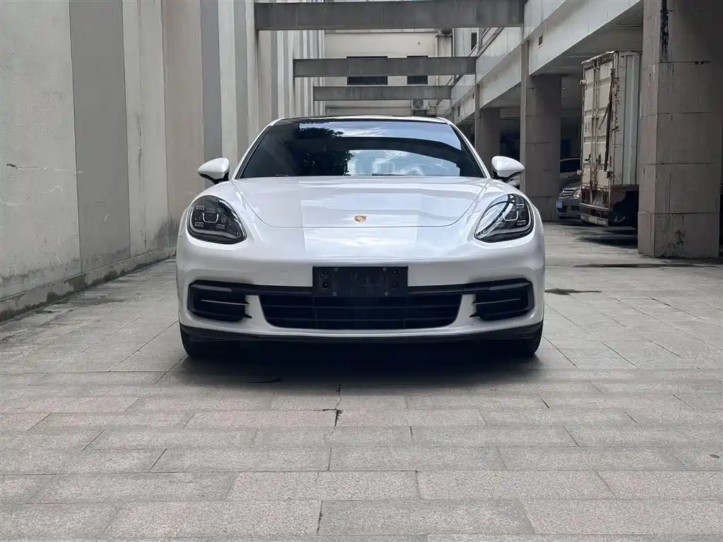 Porsche Panamera 2018 — фото 2