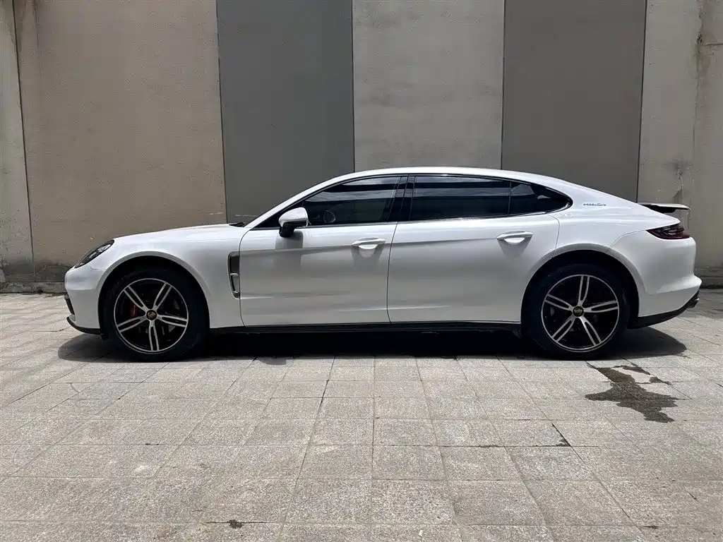 Porsche Panamera 2018 — фото 3