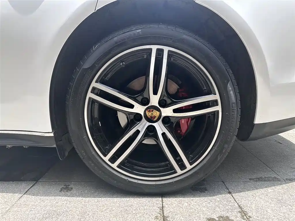 Porsche Panamera 2018 — фото 5