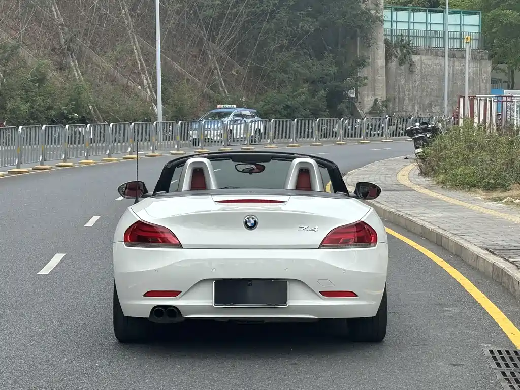 BMW Z4 2016 — фото 15