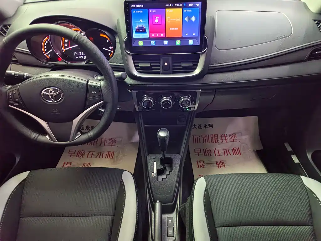 Toyota Yaris L 2022 — фото 13