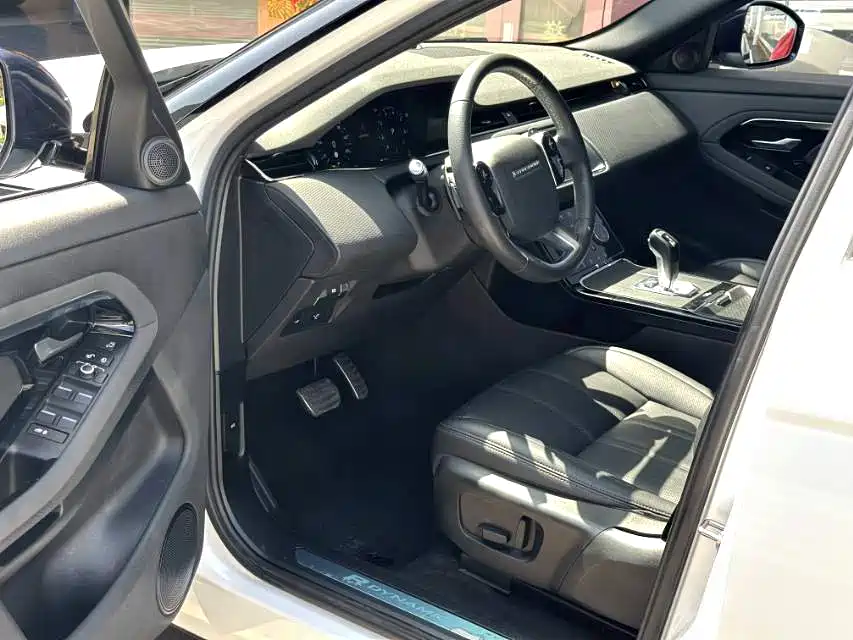 Land Rover Evoque 2021 — фото 4