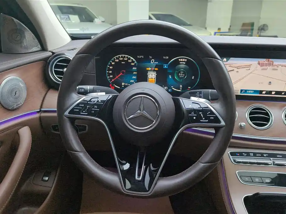 Mercedes-Benz E-Class 2022 — фото 15