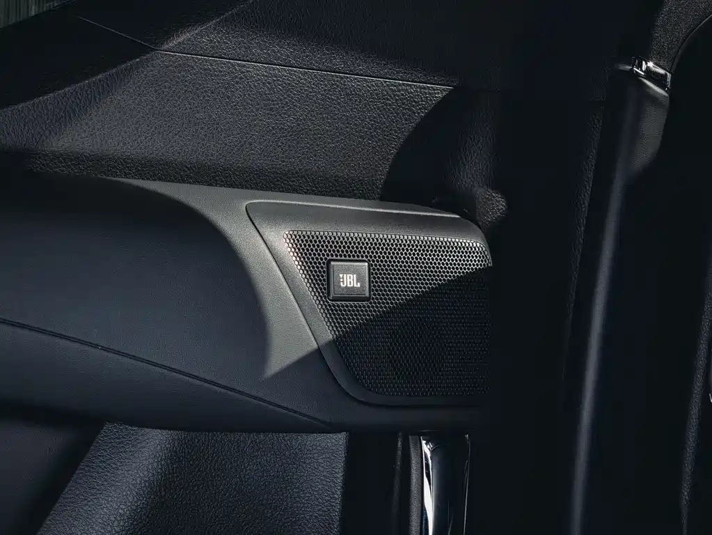 Toyota Alphard 2021 — фото 12