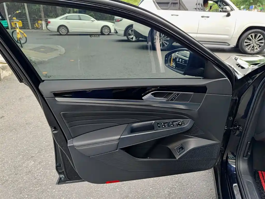 Volkswagen Passat 2023