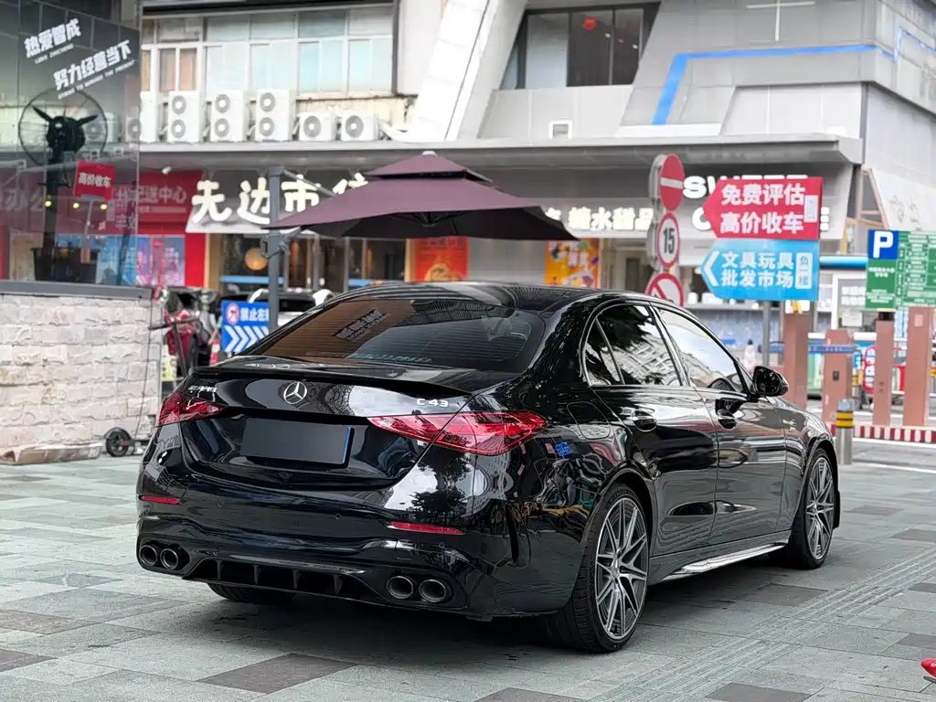 Mercedes-Benz C-Class AMG 2025 — фото 6