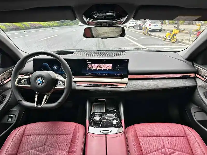 BMW 5 Series 2024 — фото 5