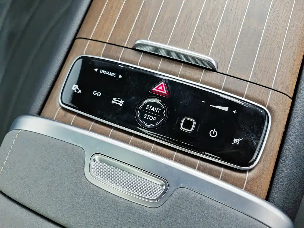 Mercedes-Benz EQS SUV 2025 — фото 19