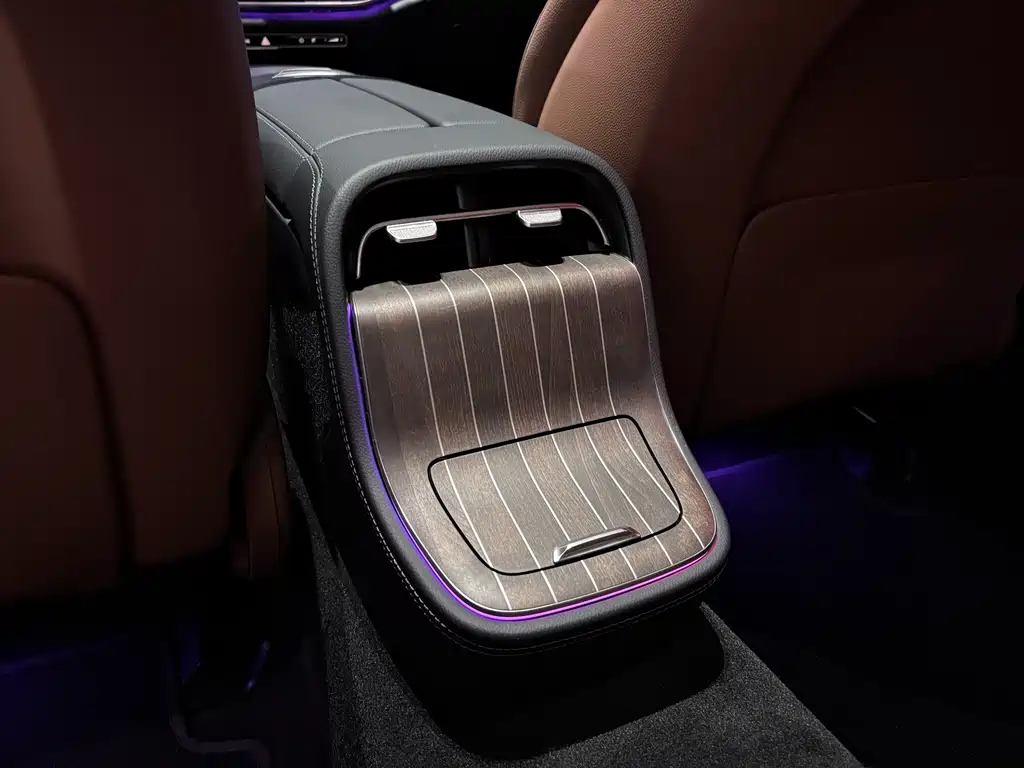 Mercedes-Benz E-Class 2025 — фото 20