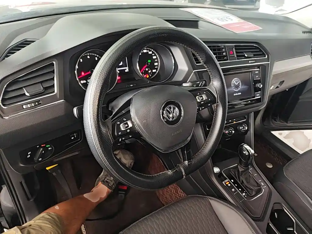 Volkswagen Tiguan L 2019 — фото 11