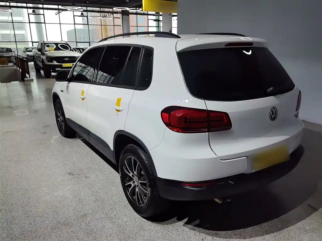 Volkswagen Tiguan 2017 — фото 23