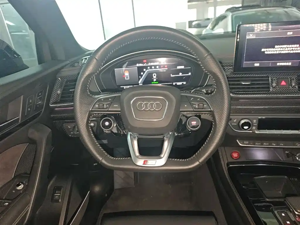 Audi Q5L Sportback 2022 — фото 17