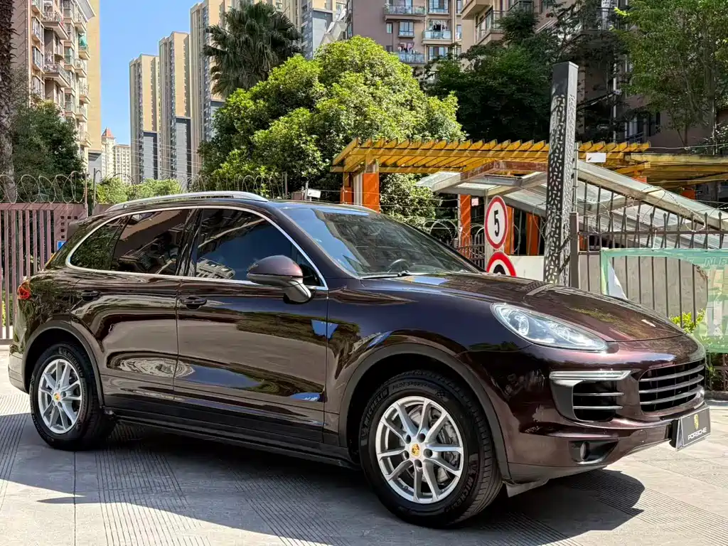 Porsche Cayenne 2017 — фото 18