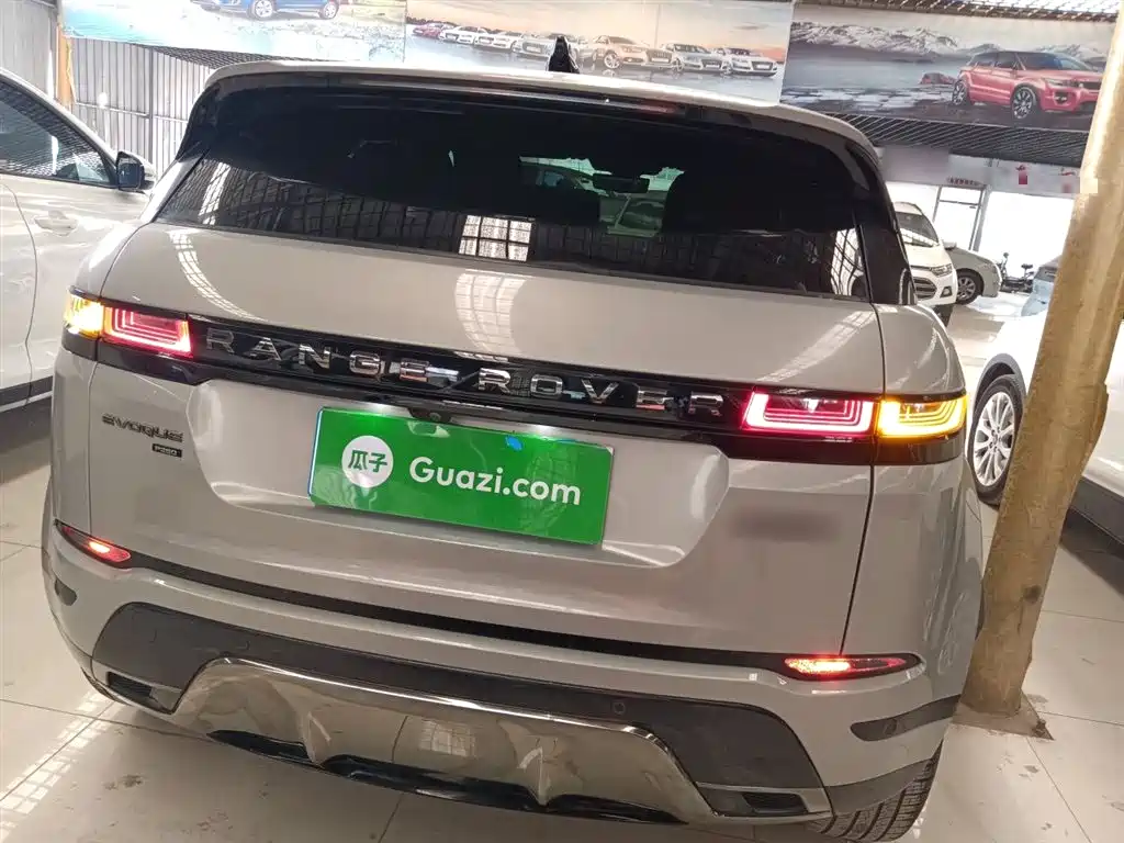 Land Rover Evoque 2023 — фото 4