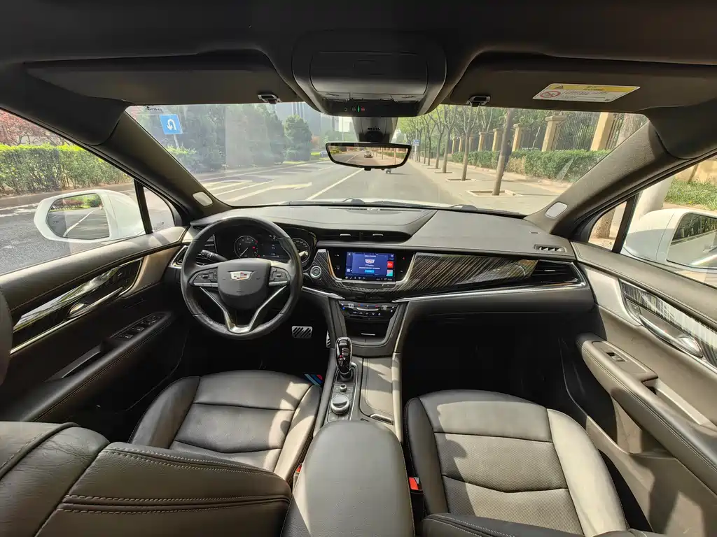 Cadillac XT6 2022 — фото 11