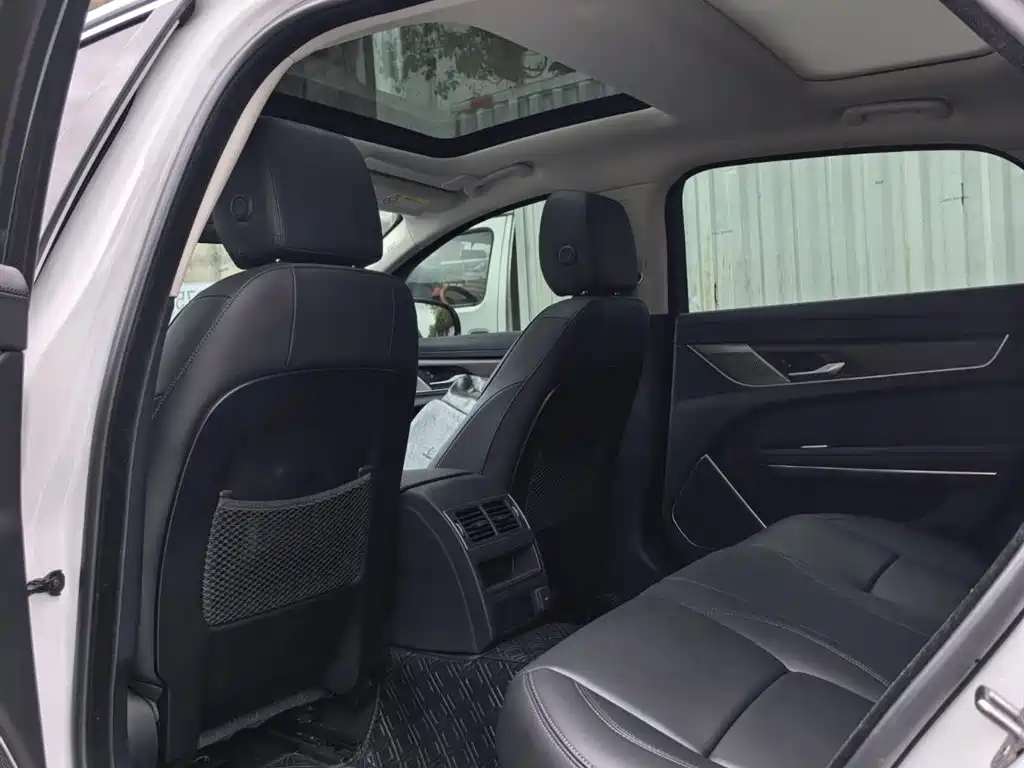 Jaguar XFL 2023 — фото 5