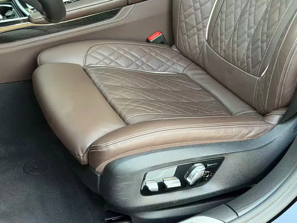 BMW 7 Series 2021 — фото 10