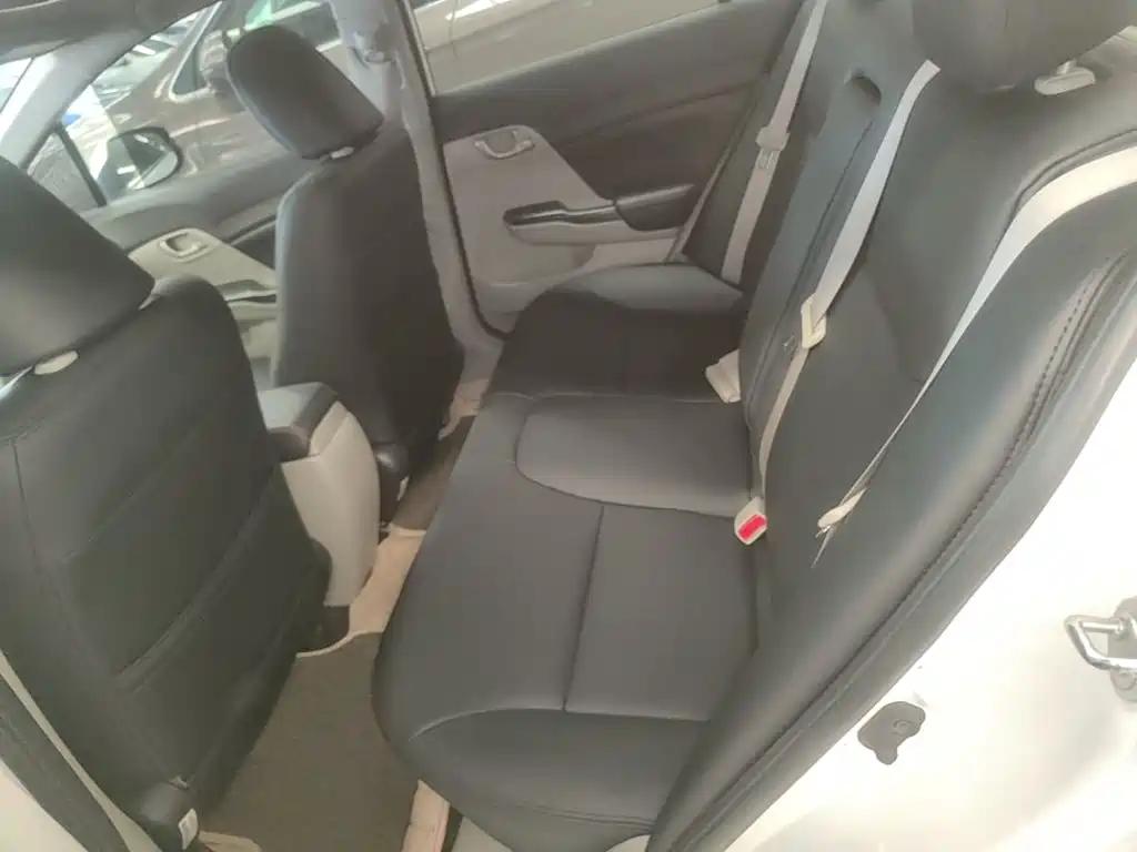Honda Civic 2014 — фото 17