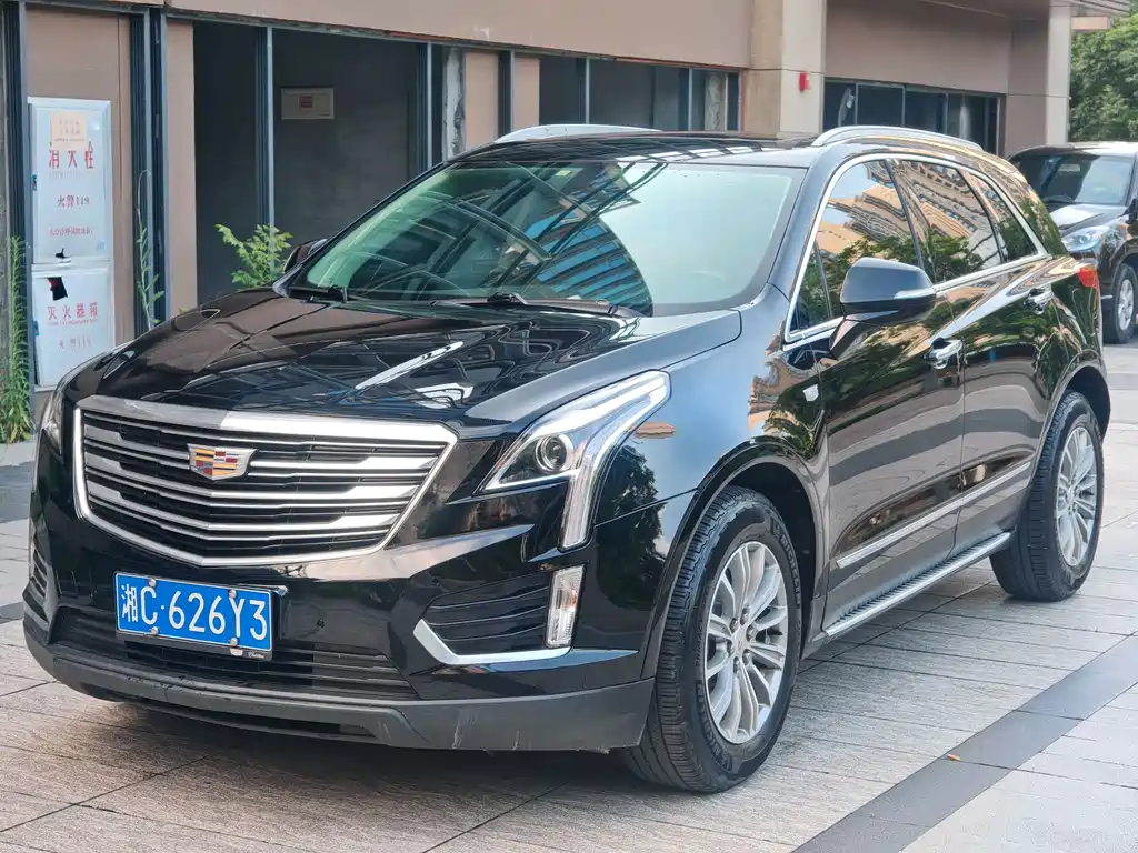 Cadillac XT5 2018 — фото 1