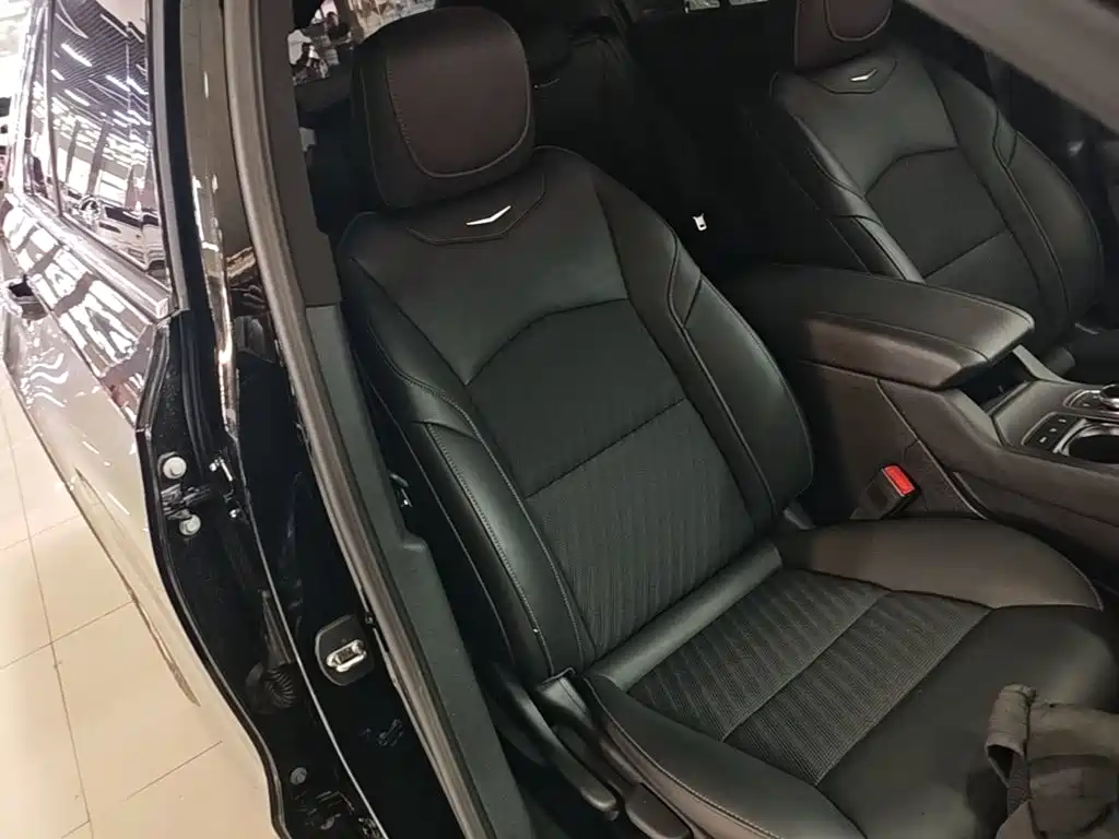 Cadillac XT4 2020 — фото 25