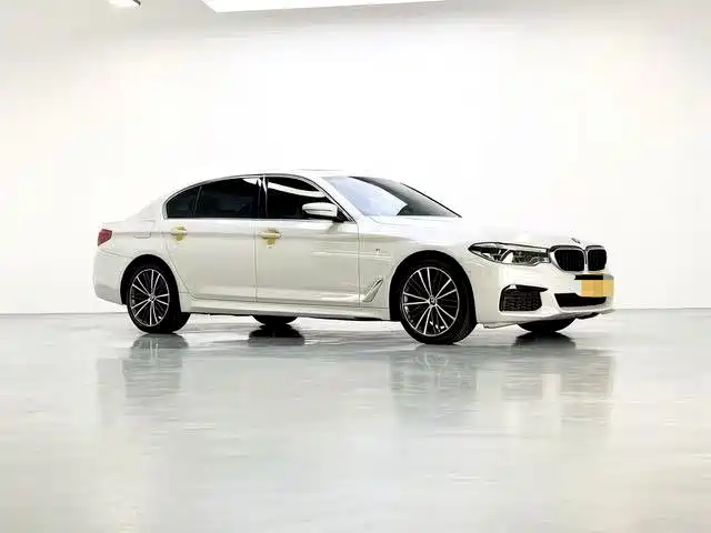 BMW 5 Series 2020 — фото 3