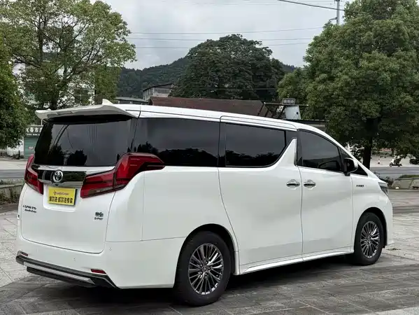 Toyota Alphard 2023