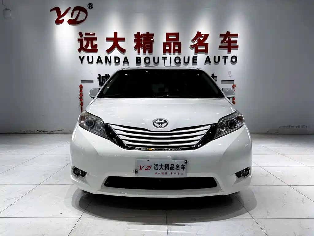 Toyota Sienna 2018 — фото 2