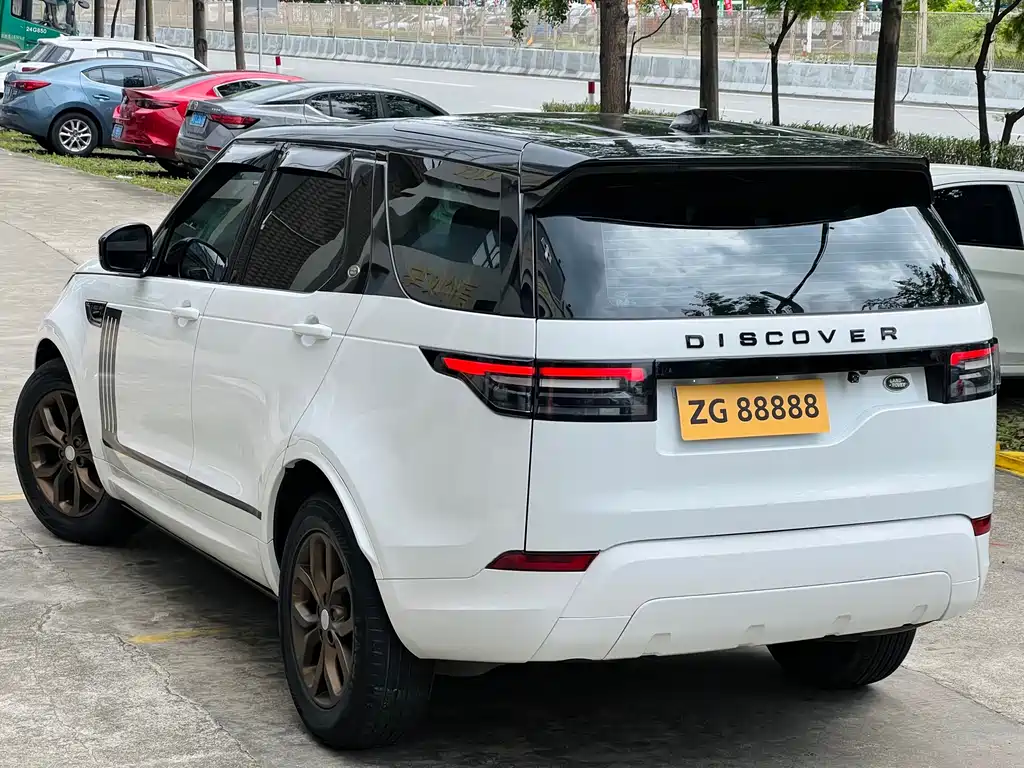 Land Rover Discovery 2018 — фото 6
