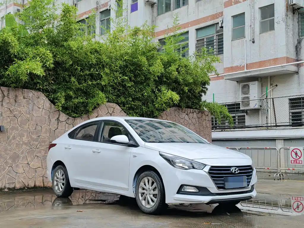 Hyundai Verna 2017 — фото 3