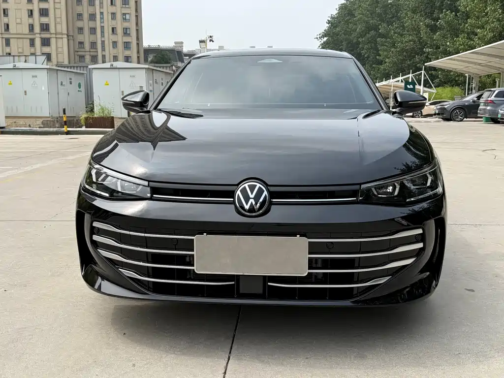 Volkswagen Passat 2025