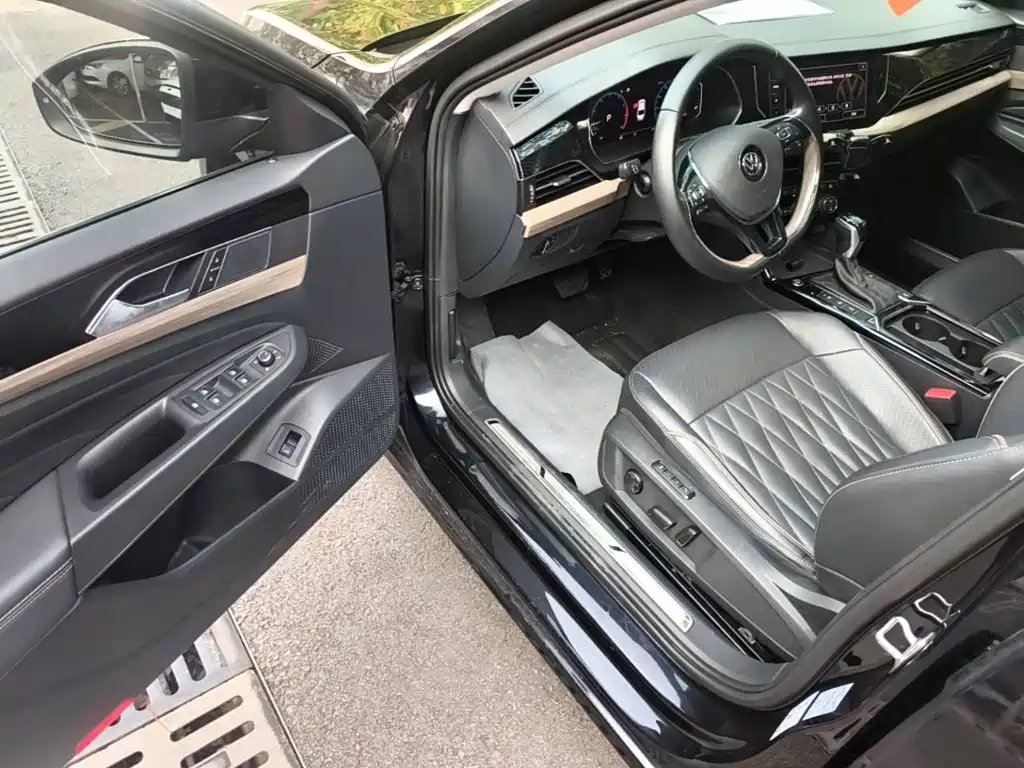 Volkswagen Passat 2019 — фото 16