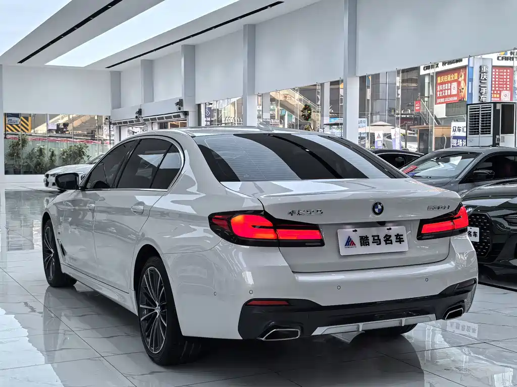 BMW 5 Series 2024 — фото 15